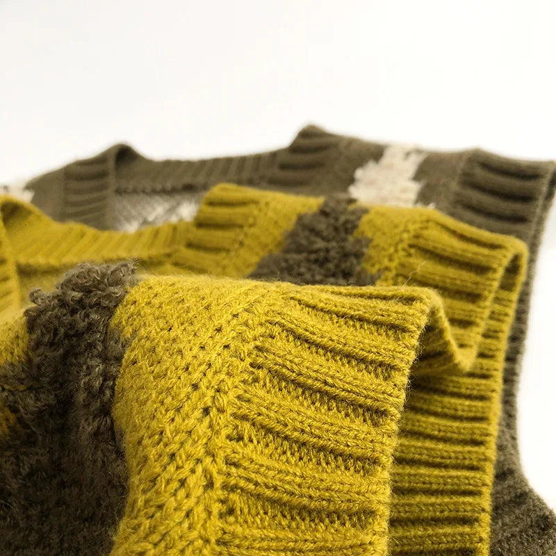 Little Leaf Knit Vest